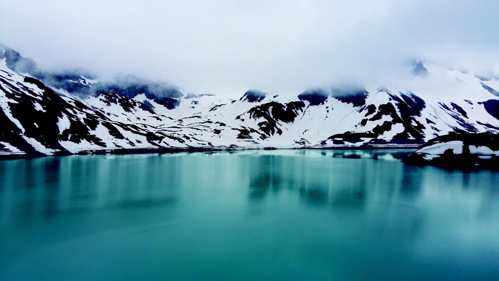 Samsung Galaxy A5 sample photo. Lake, mountains, clouds photography