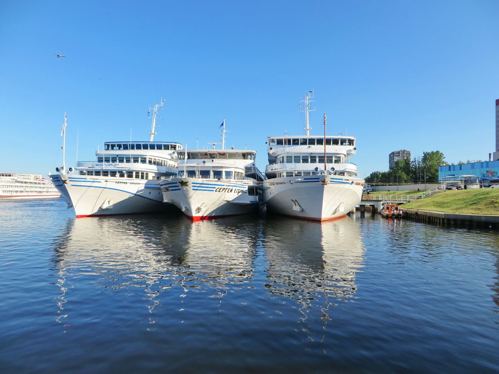 Canon PowerShot SX270 HS sample photo. Skippers, cruise, ships photography