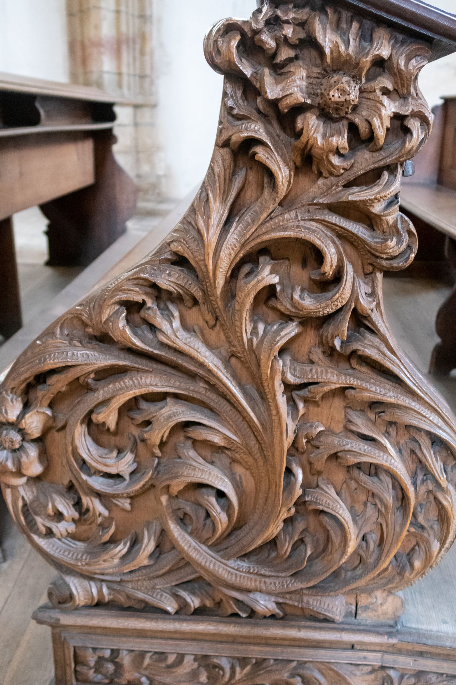 Canon PowerShot G7 X Mark II sample photo. Pews, wooden, carved photography