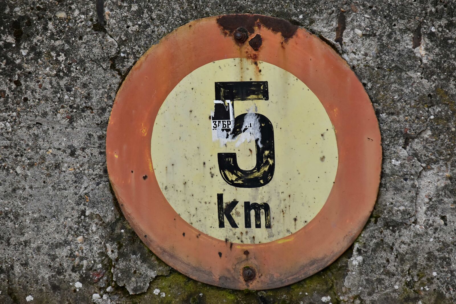 Nikon D5500 sample photo. Height, kilometer, number, traffic photography