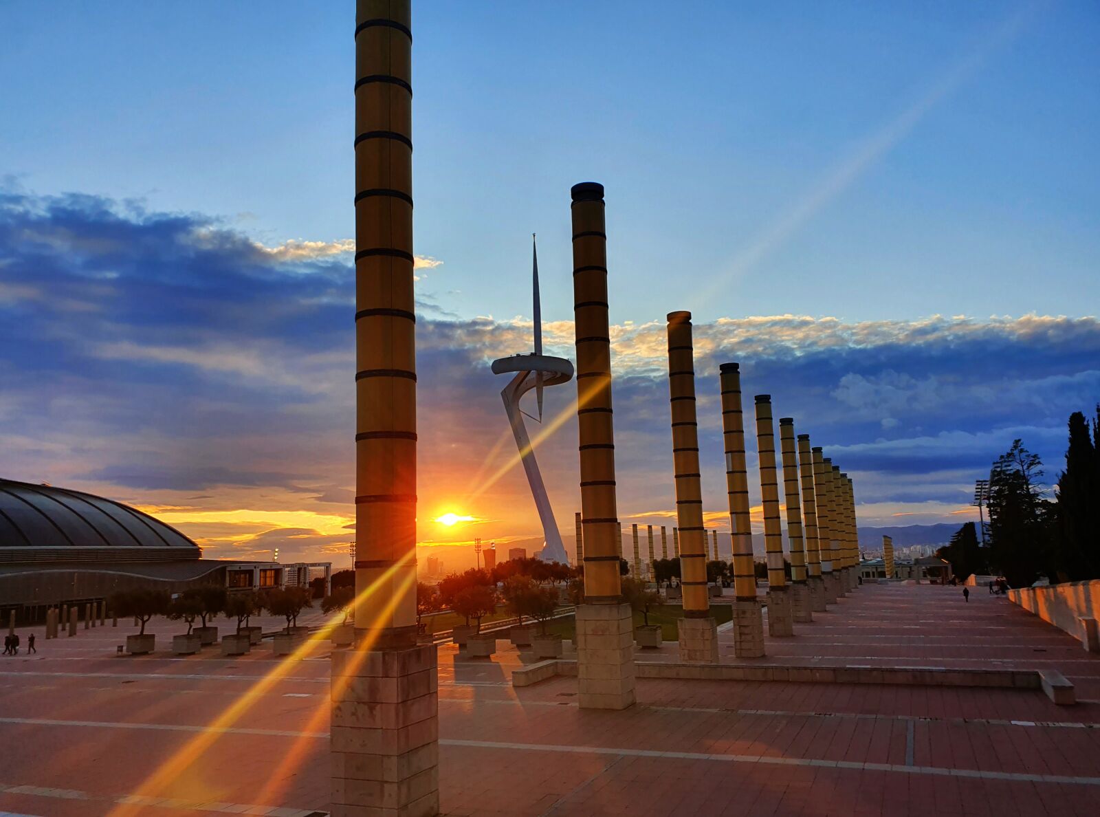 Samsung Galaxy S10 sample photo. Barcelona, spain, city photography