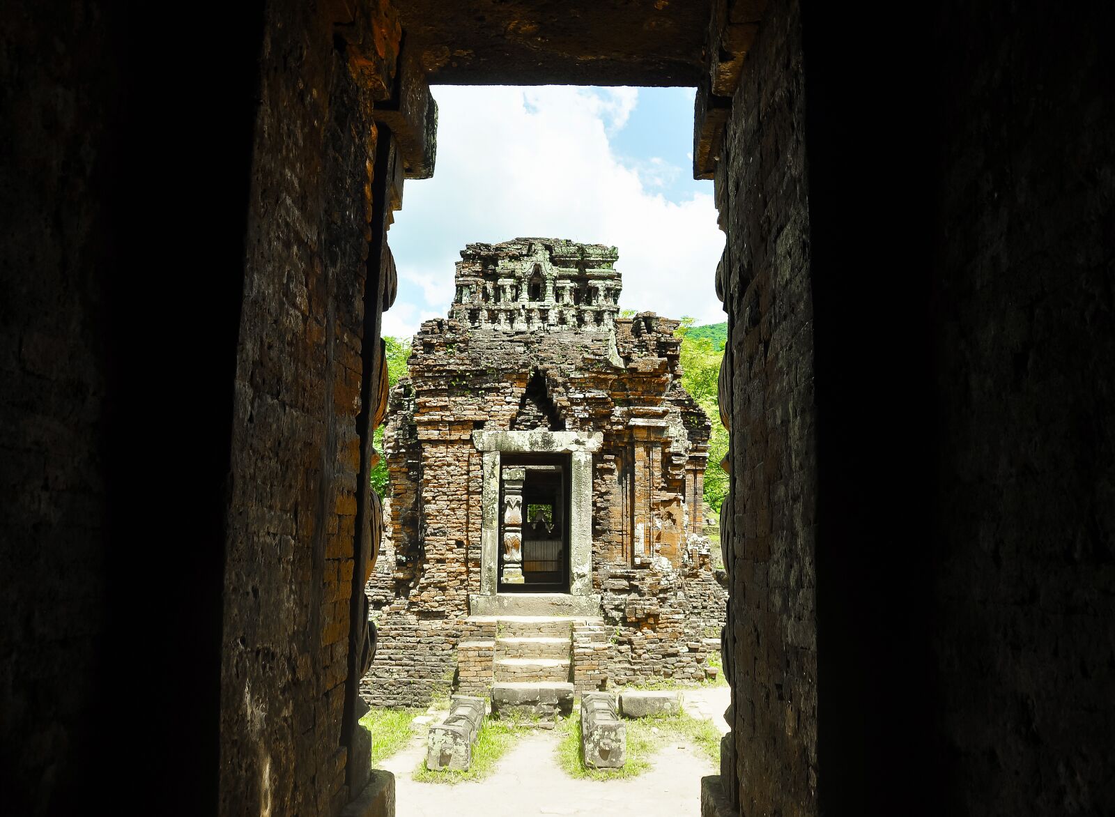 Nikon D90 sample photo. Hindu temple, my son photography