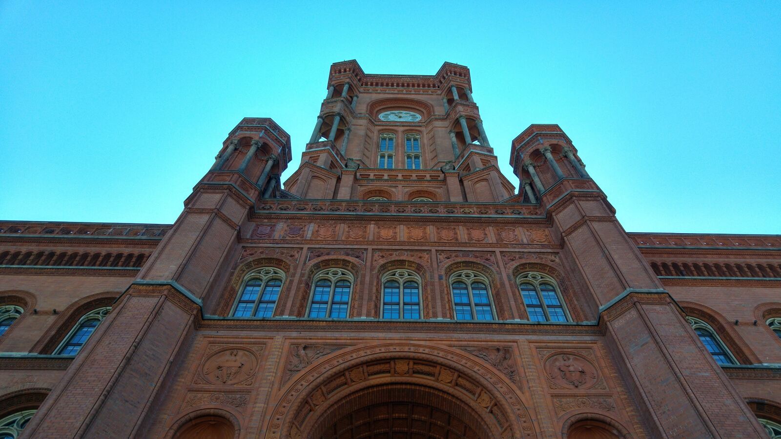 LG G4 sample photo. Berlin, building, germany photography