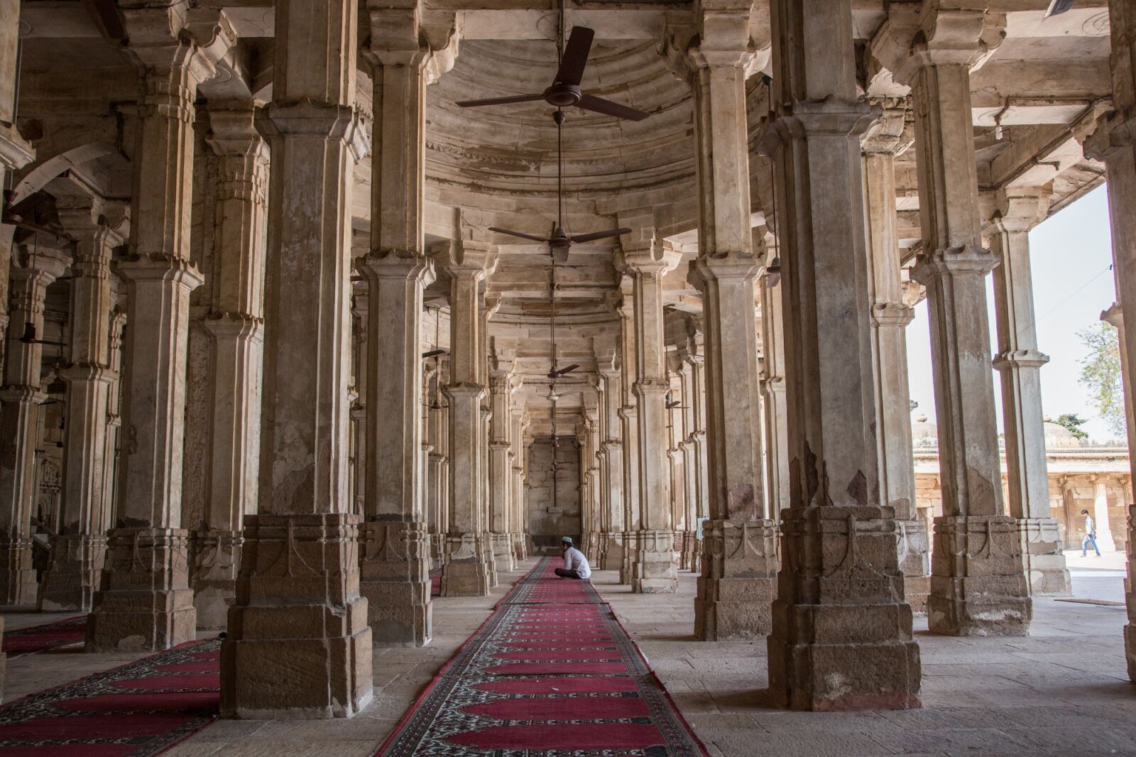 Canon EF 24-105mm F4L IS USM sample photo. Rani sipri's mosque tomb photography