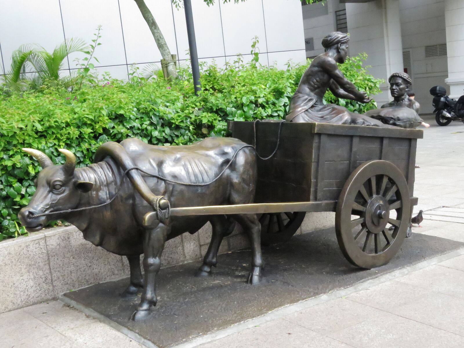 Canon PowerShot SX60 HS sample photo. Singapore, raffles place, tourist photography