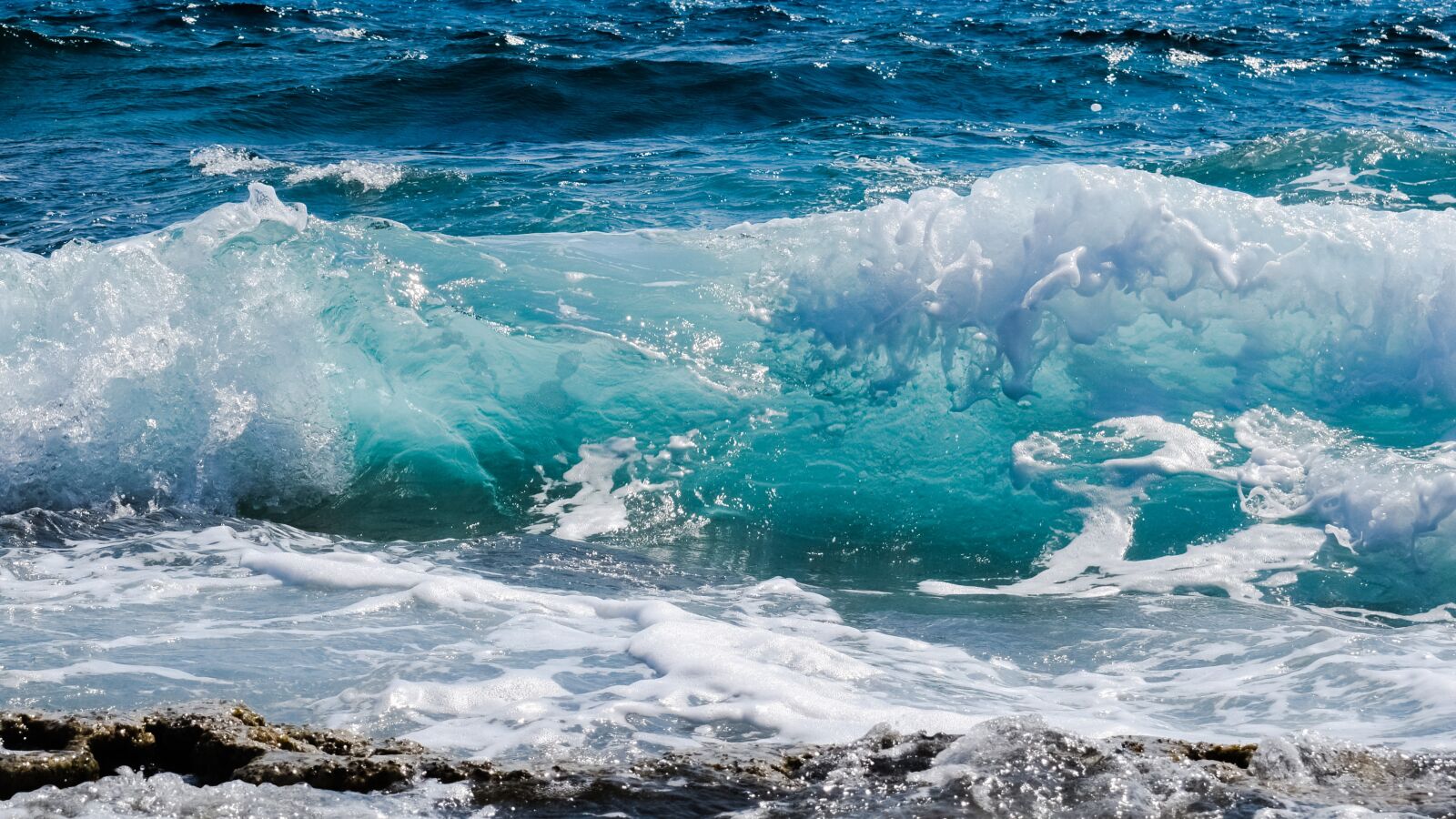 Nikon D3300 sample photo. Wave, smashing, foam photography