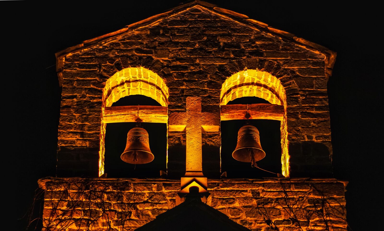 Sony a6000 sample photo. Church, night, jesus photography