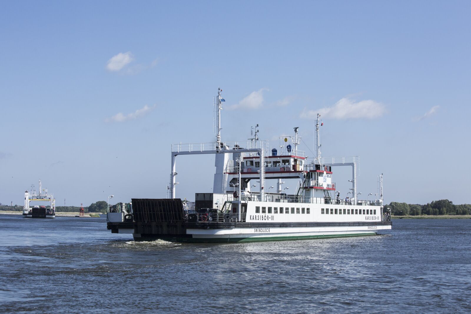 Canon EF 70-300mm F4-5.6 IS USM sample photo. Ferry, ship, car ferry photography