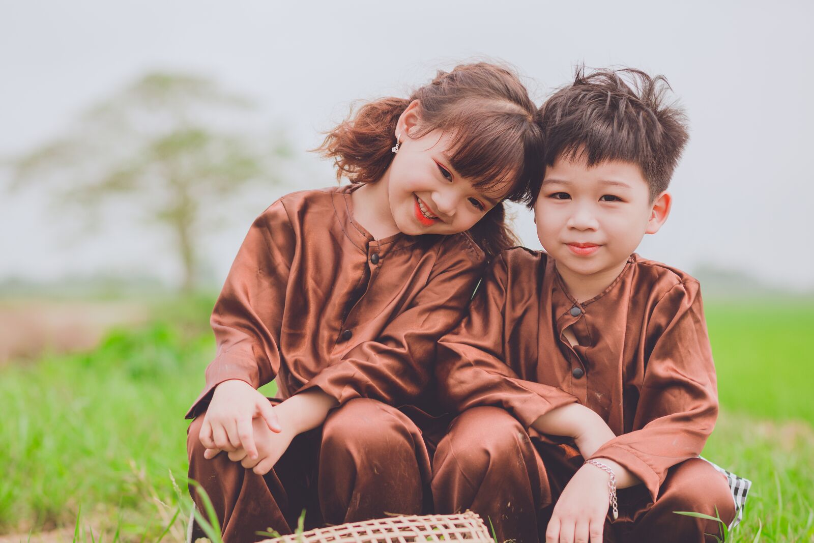 Canon EOS 5D Mark III + Canon EF 85mm F1.8 USM sample photo. Children, love, couple photography