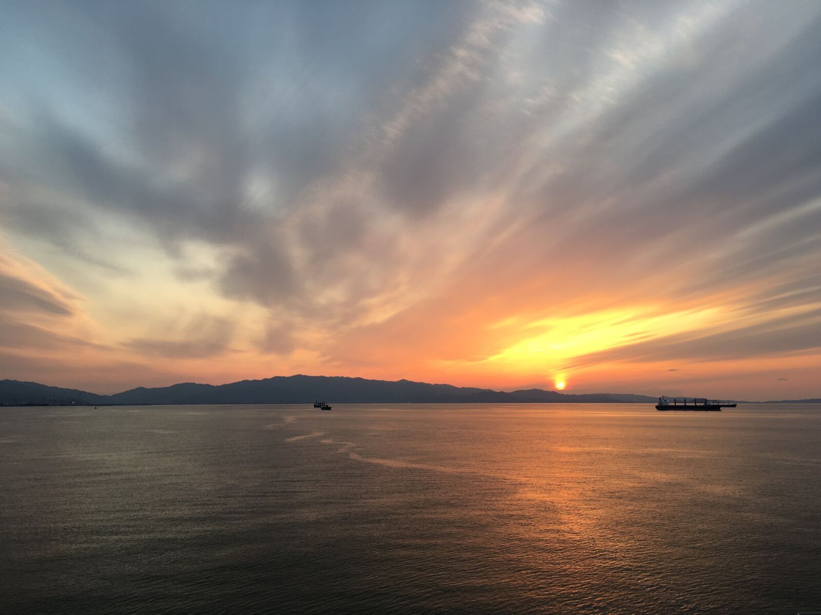 Apple iPhone 6s sample photo. Sunset, in the evening photography