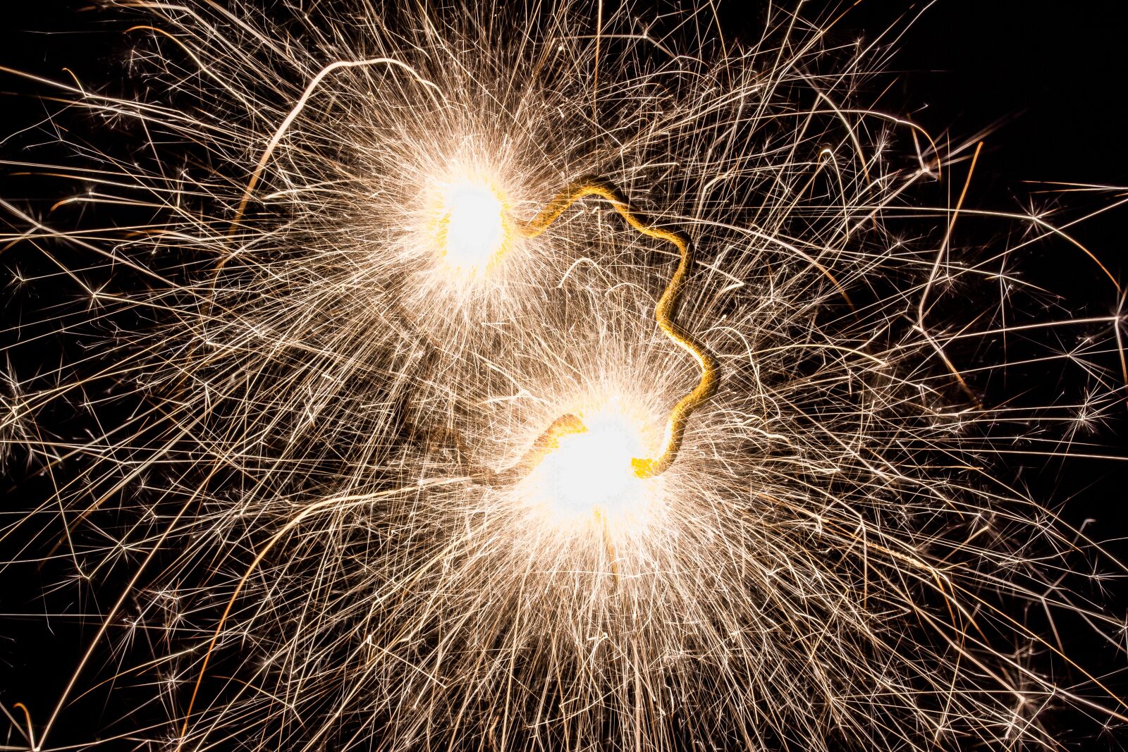 Canon EOS 650D (EOS Rebel T4i / EOS Kiss X6i) sample photo. Sparkler, star fire, spr photography
