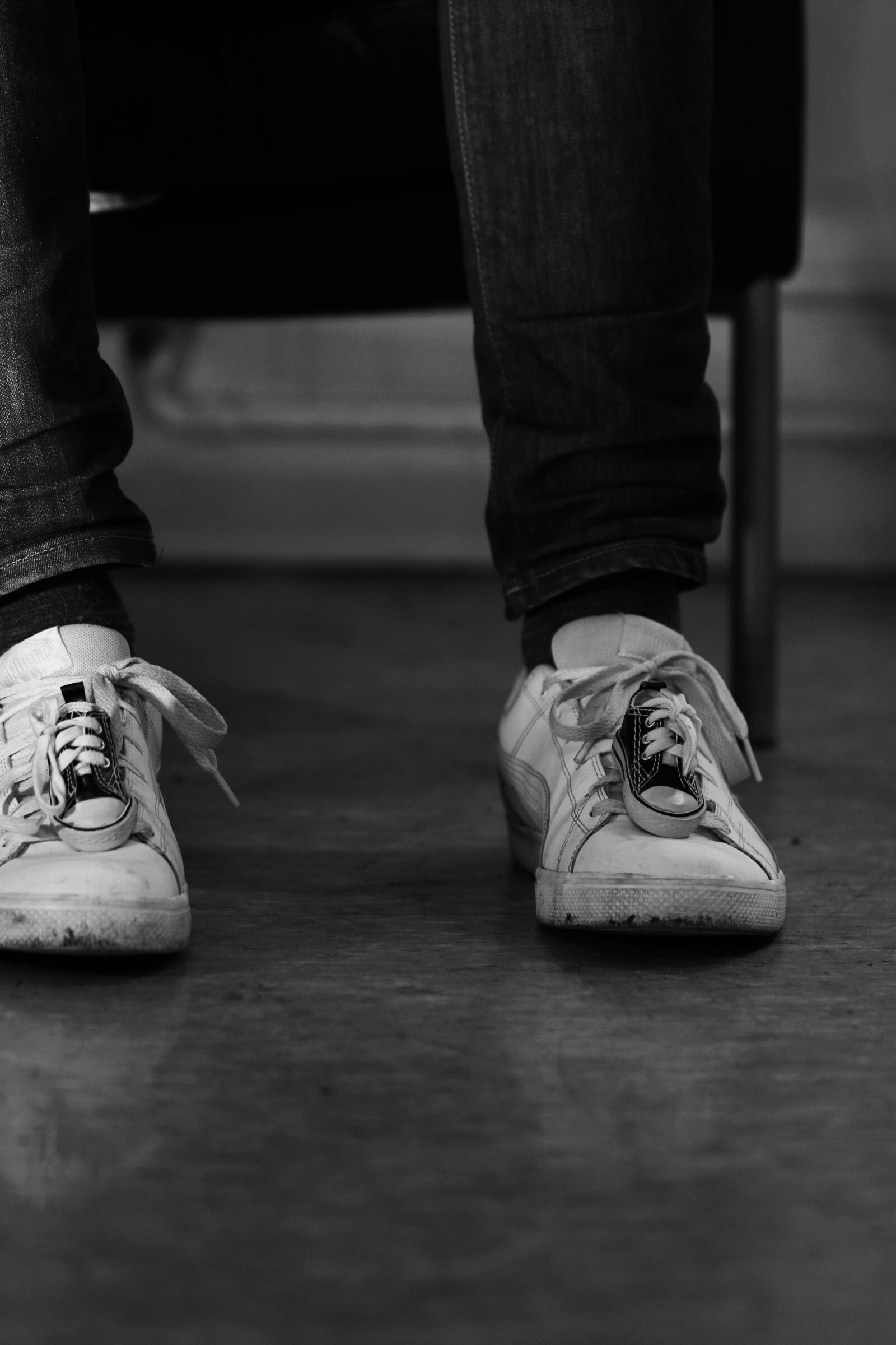 Canon EOS 7D Mark II sample photo. Shoes, contrast, miniature photography