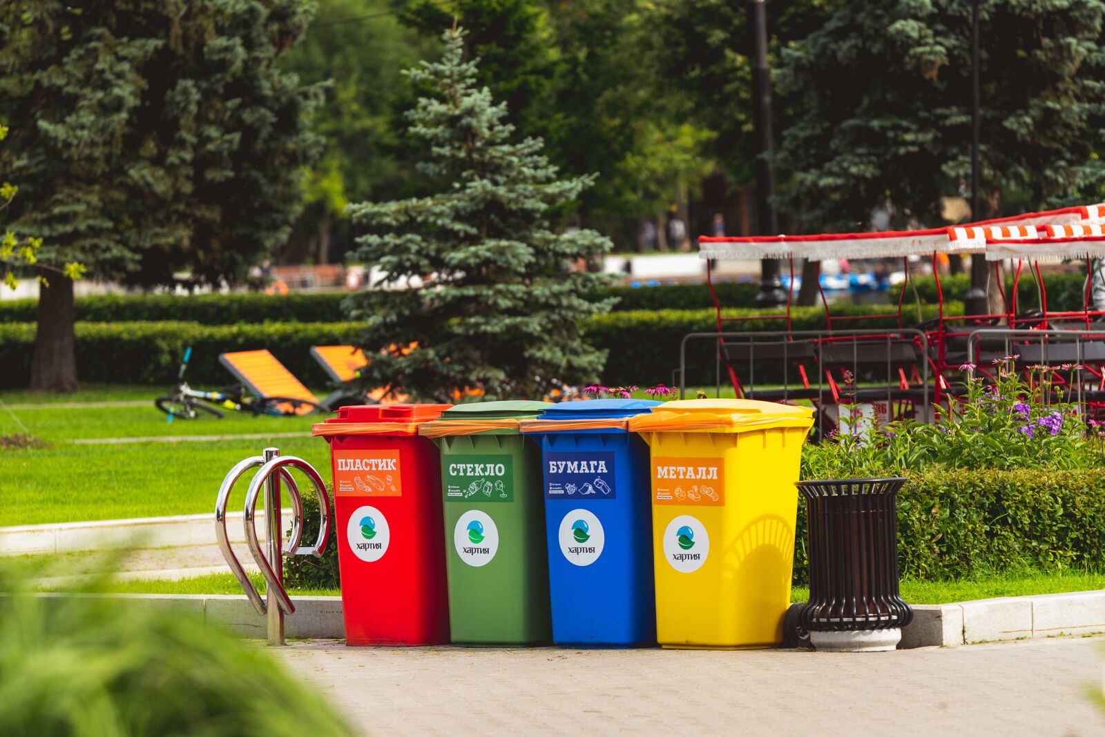Nikon D750 sample photo. Park, waste separation, recycling photography