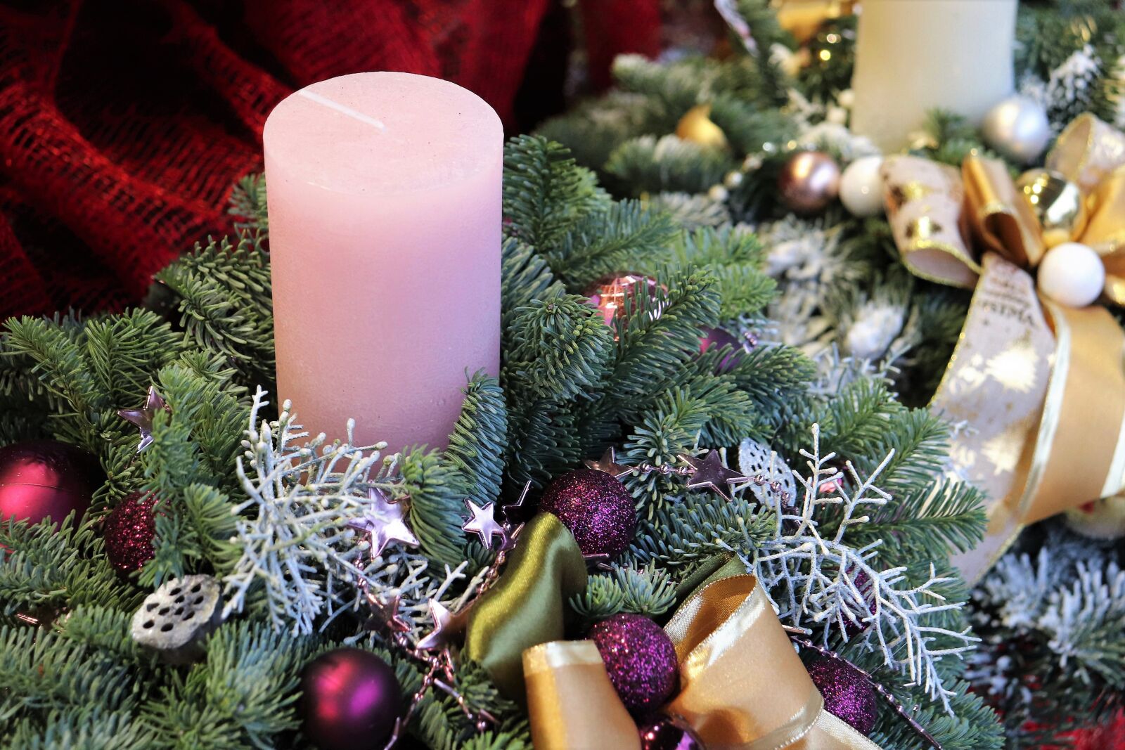 Canon EOS 200D (EOS Rebel SL2 / EOS Kiss X9) sample photo. Christmas decoration, candle, fir photography