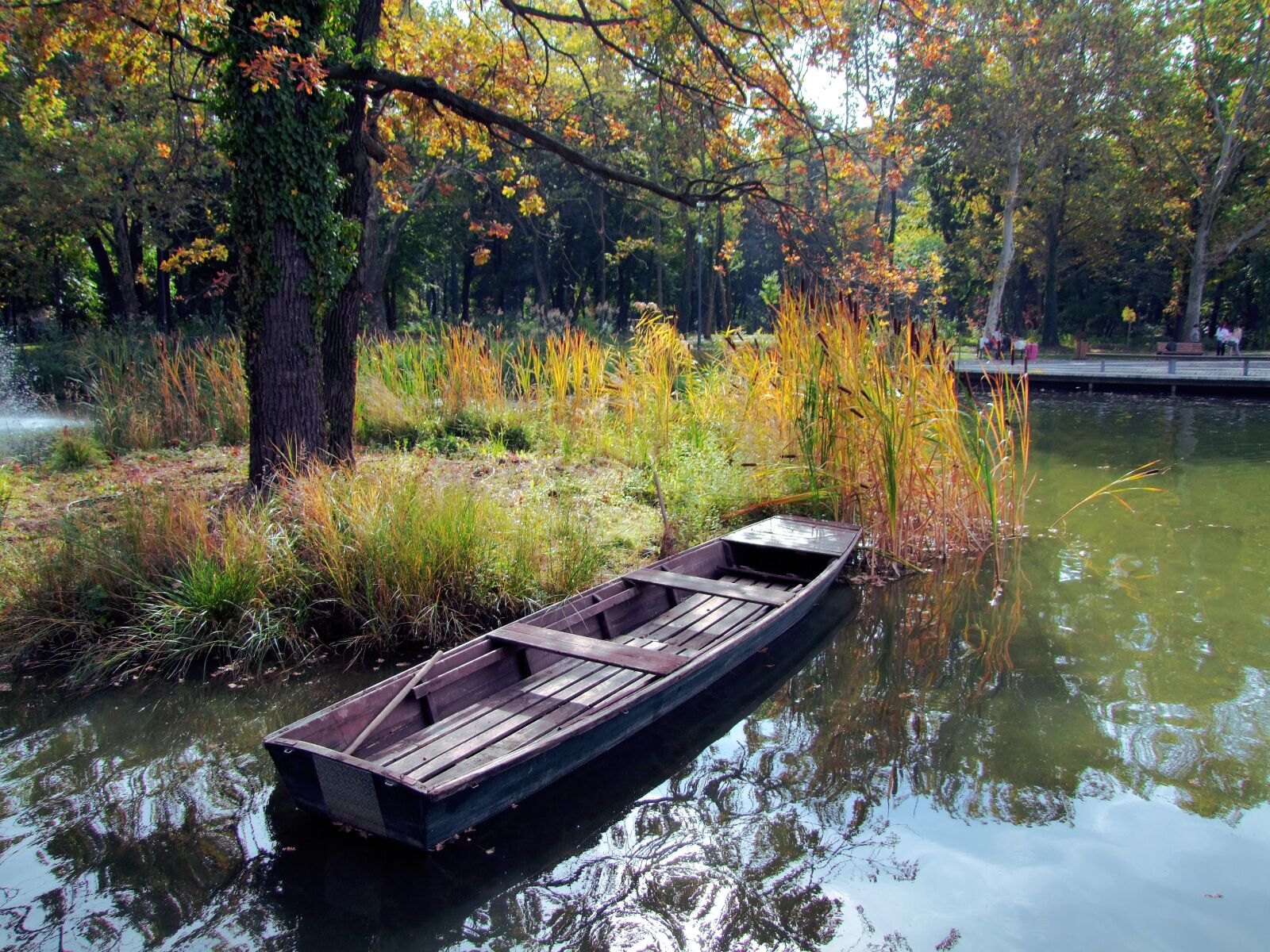 Fujifilm FinePix S100fs sample photo. Boat, lake, water photography