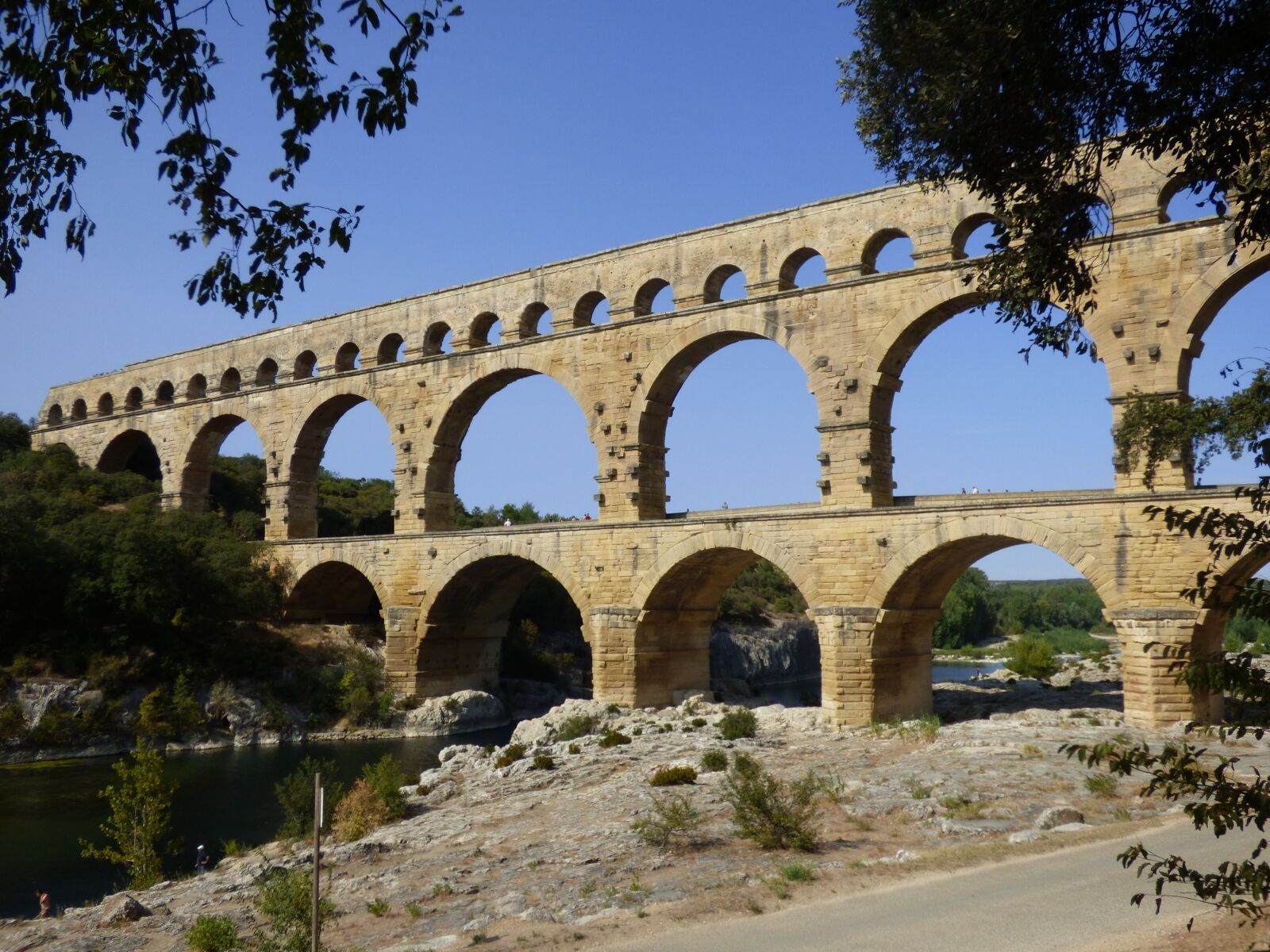 Panasonic DMC-FZ72 sample photo. Aqueduct, water, roman photography