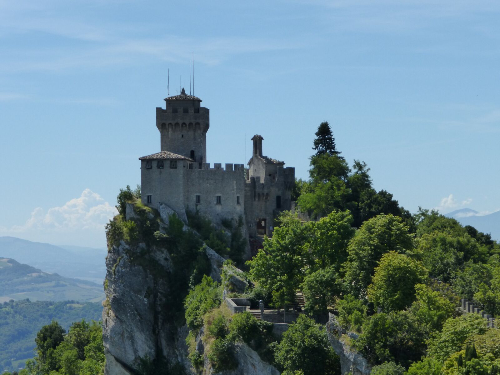 Panasonic Lumix DMC-ZS25 (Lumix DMC-TZ35) sample photo. San marino, castle, architecture photography