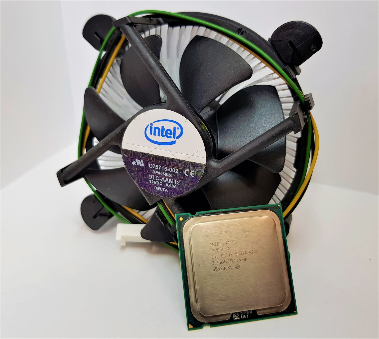 Samsung Galaxy S8 sample photo. Cpu, fan, heatsink photography
