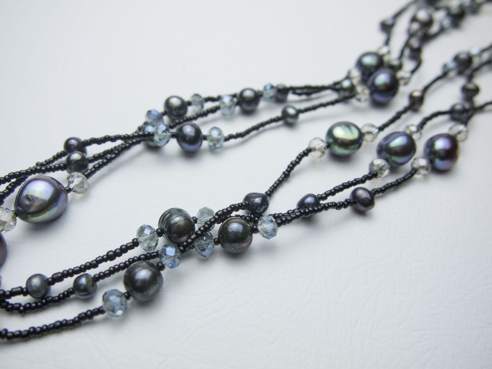 Olympus PEN E-PL2 sample photo. Freshwater pearl, necklace, accessories photography