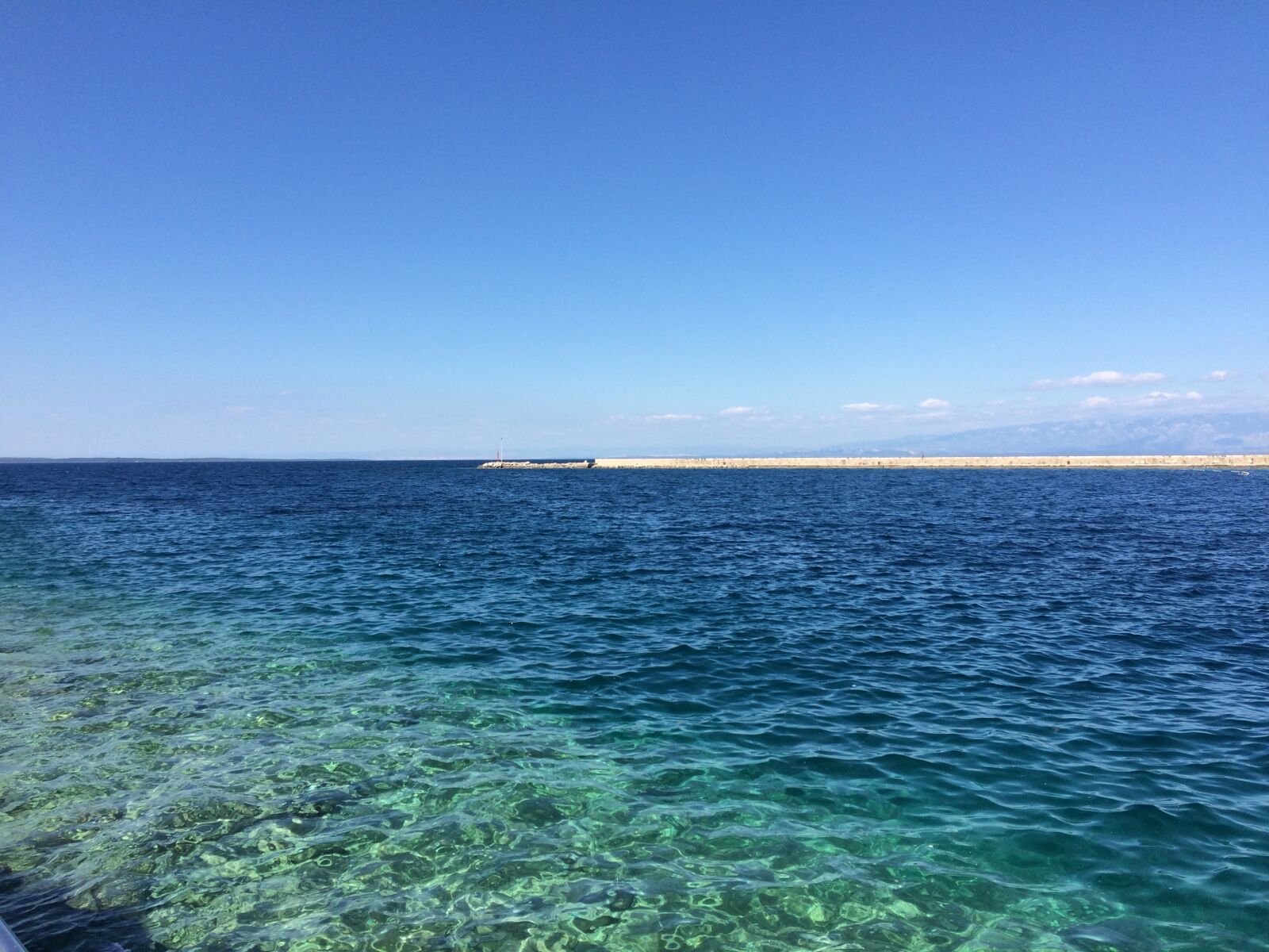 iPhone 5s back camera 4.15mm f/2.2 sample photo. Sea, blue, sky photography