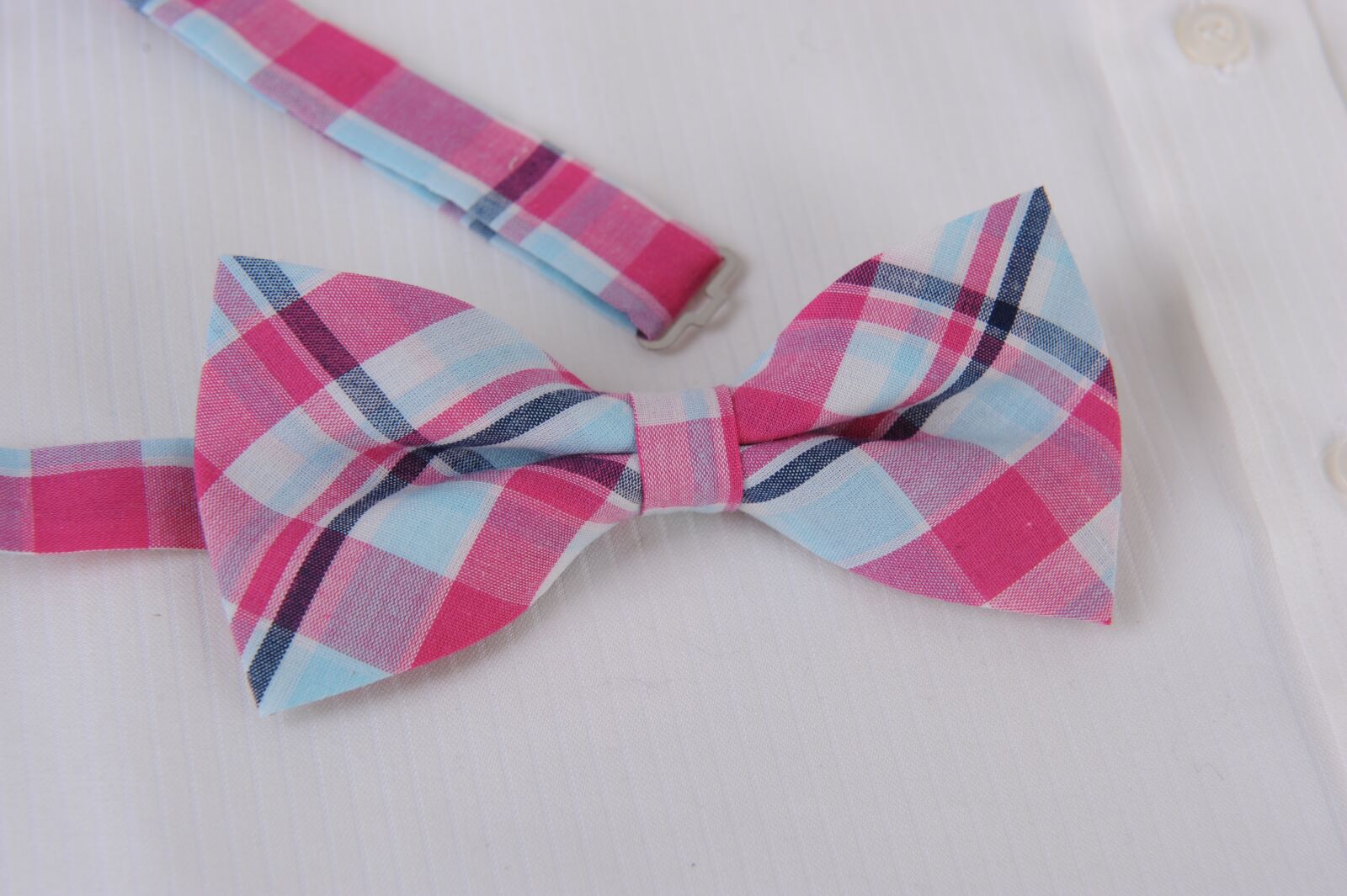 Nikon D700 sample photo. Necktie, botha, shirt photography