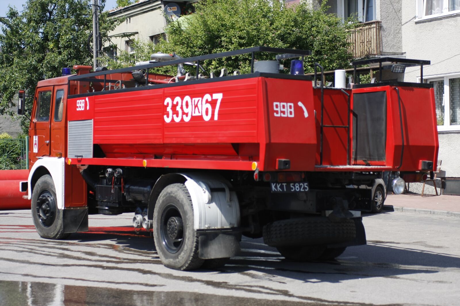 Canon EOS 40D sample photo. Car, fire truck, red photography
