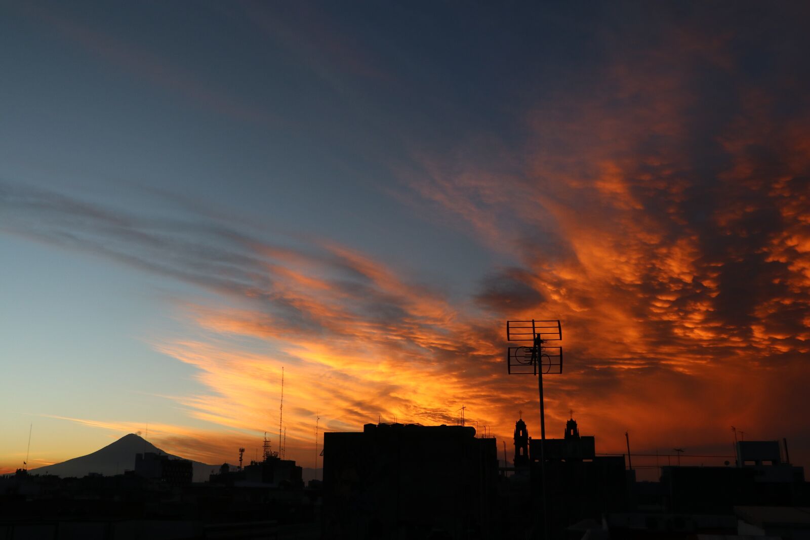 Canon EF-S 18-135mm F3.5-5.6 IS USM sample photo. Sunset, dawn, panoramic photography