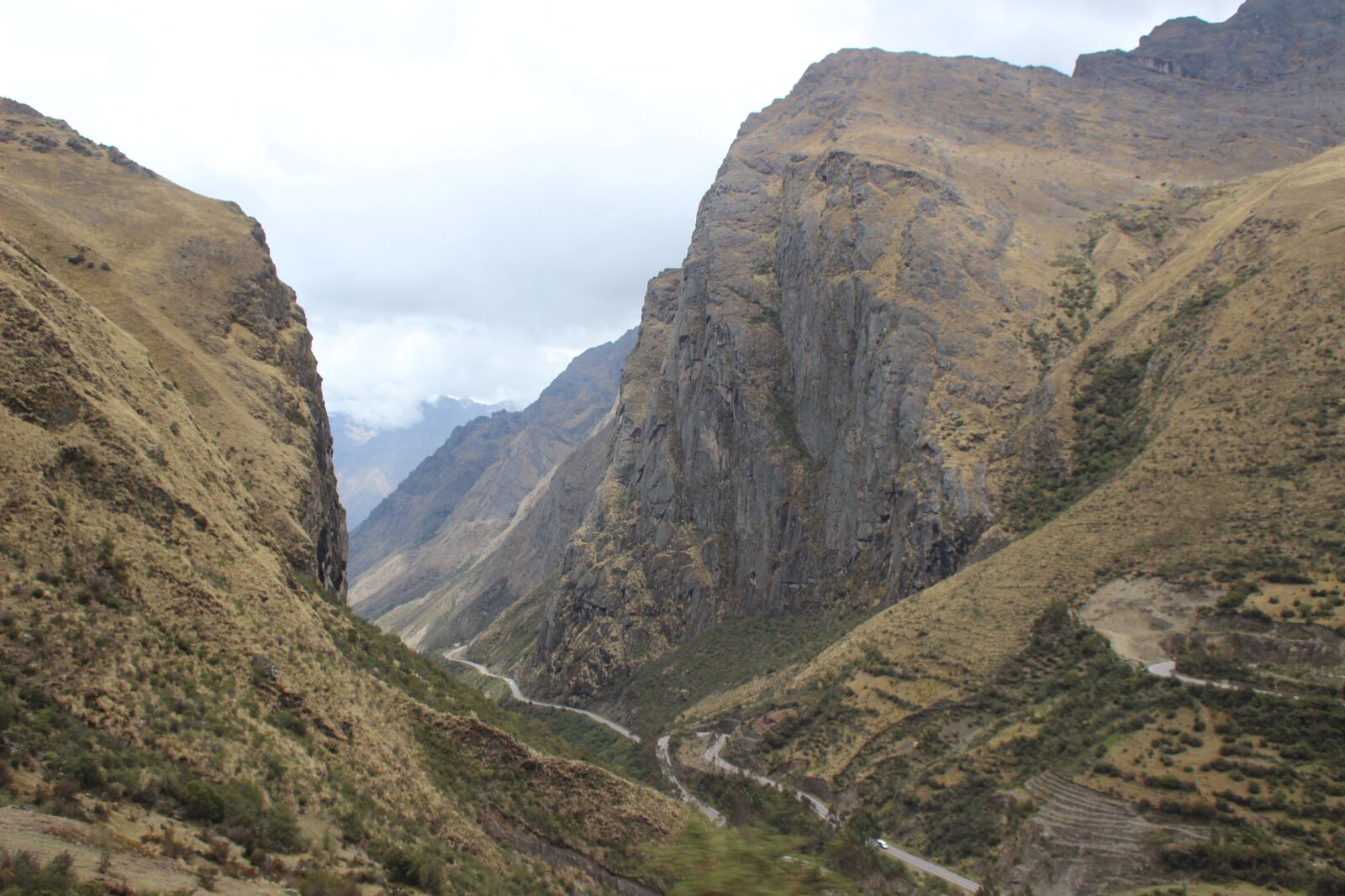 Canon EOS 600D (Rebel EOS T3i / EOS Kiss X5) sample photo. Andes, mountains, pass photography