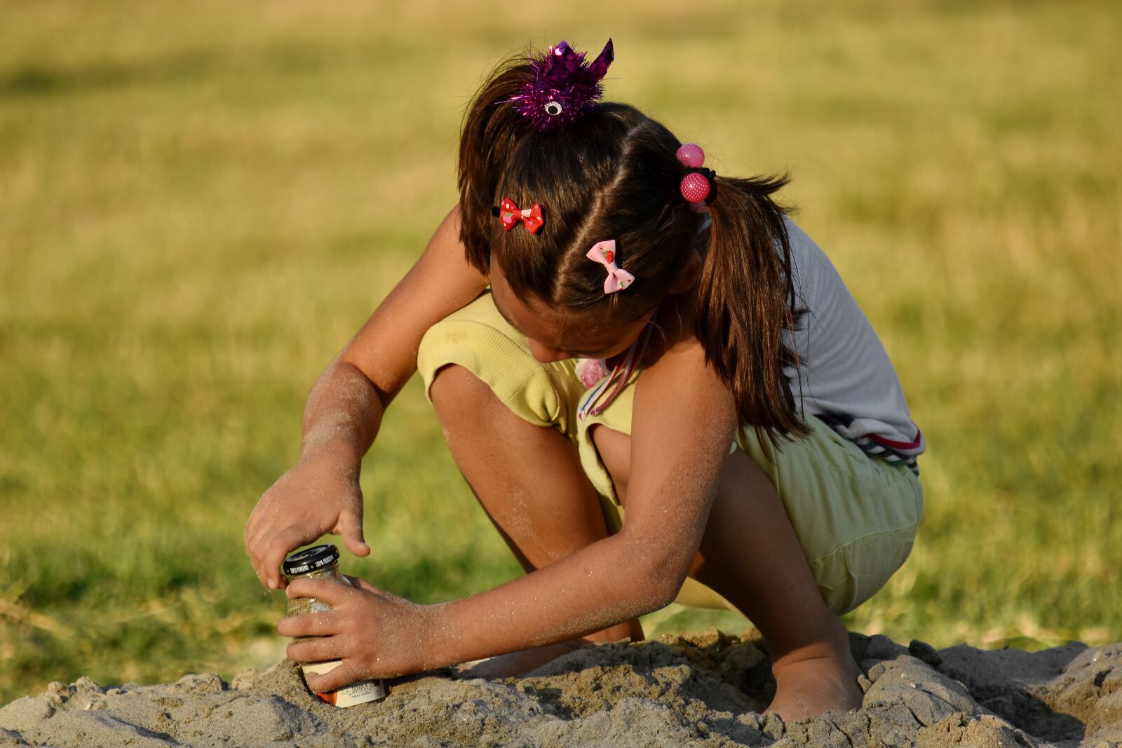 Nikon D5500 sample photo. Playful, pretty girl, sand photography