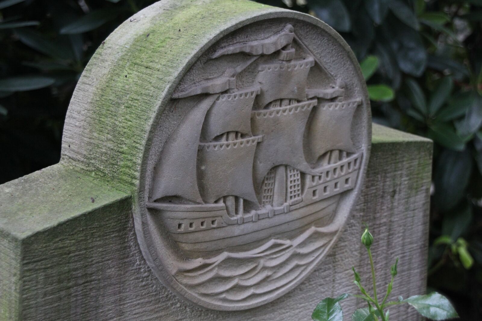 Canon EOS 60D sample photo. Grave stones, cross, cemetery photography