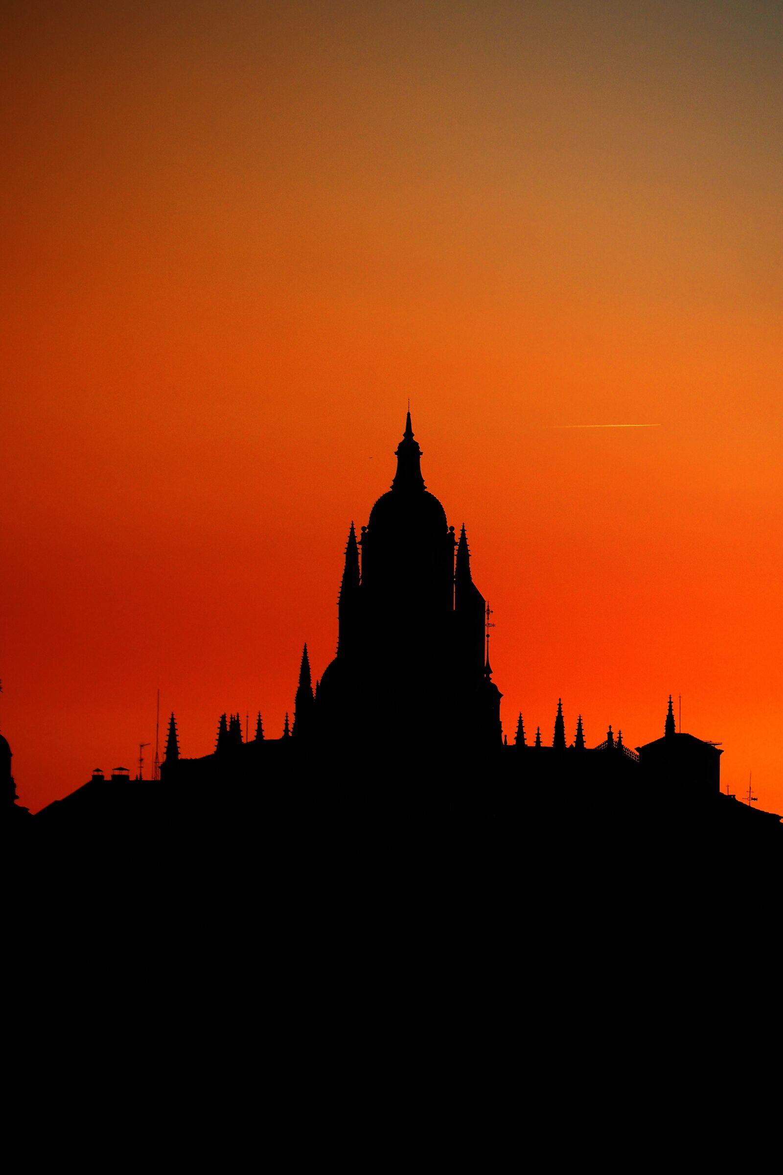 Olympus OM-D E-M10 II sample photo. Cathedral, segovia, profile photography
