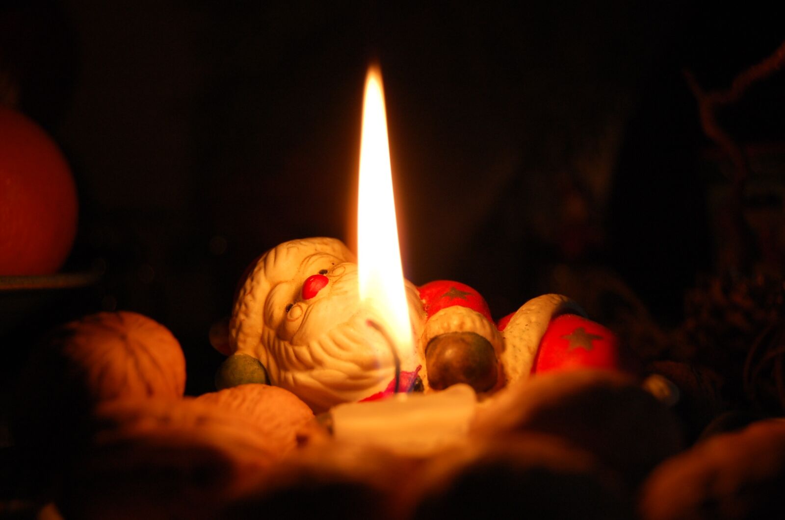 Nikon D40 sample photo. Xmas, christmas, flame photography