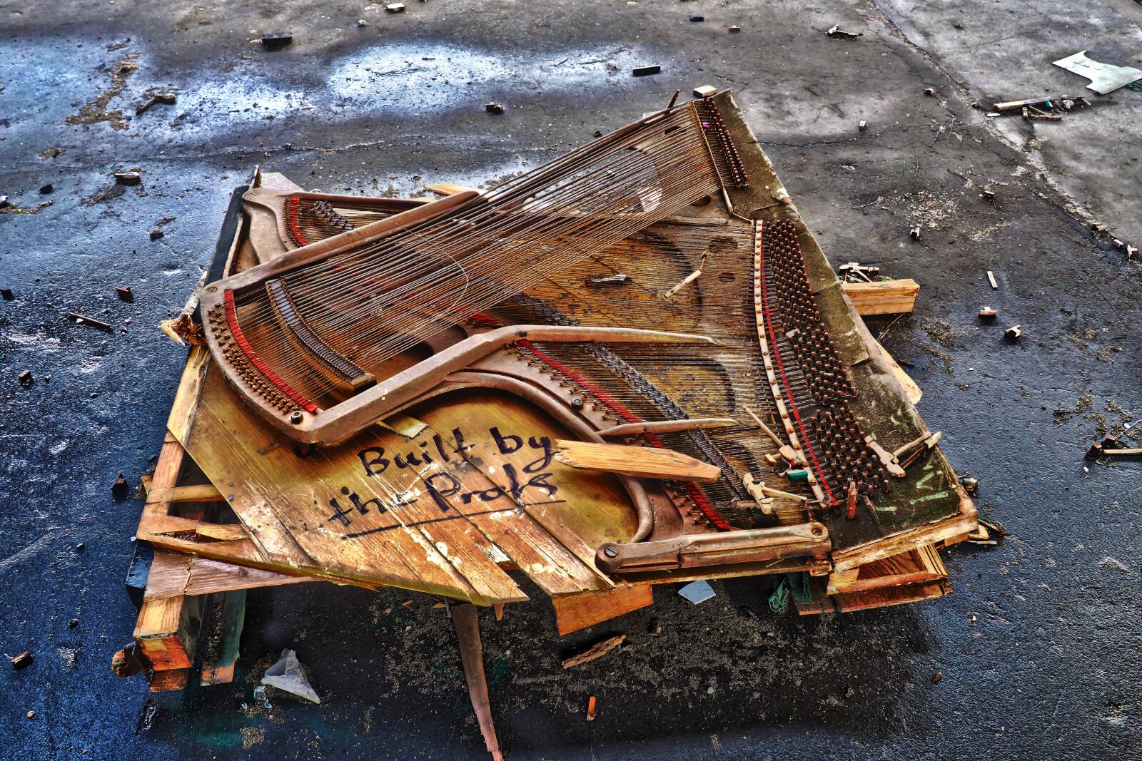 Olympus OM-D E-M10 sample photo. Old, piano, instrument photography