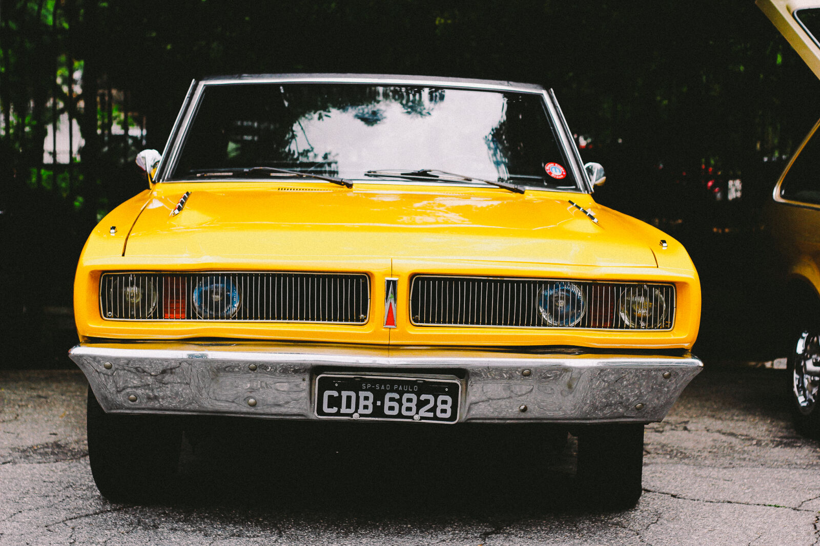 Canon EOS 550D (EOS Rebel T2i / EOS Kiss X4) sample photo. Brasil, car, car, yellow photography