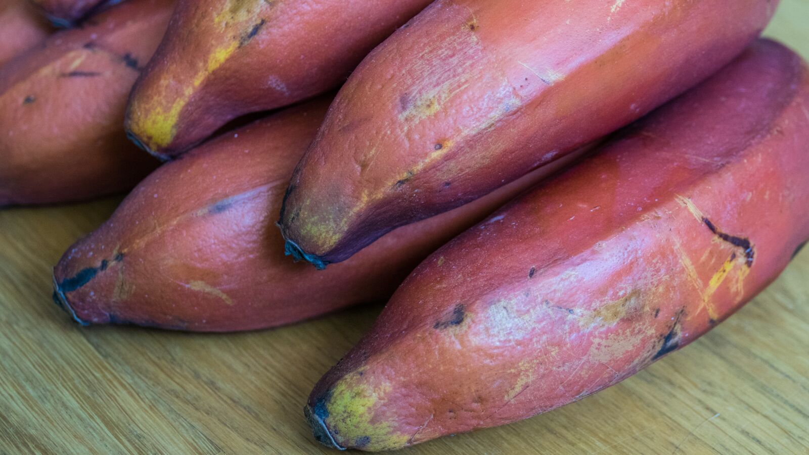 Sony Cyber-shot DSC-RX10 III sample photo. Red banana, banana, fruit photography