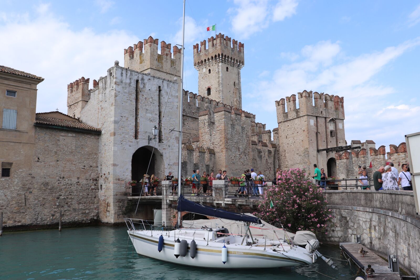 Canon EOS 77D (EOS 9000D / EOS 770D) sample photo. Lake, boat, italy photography