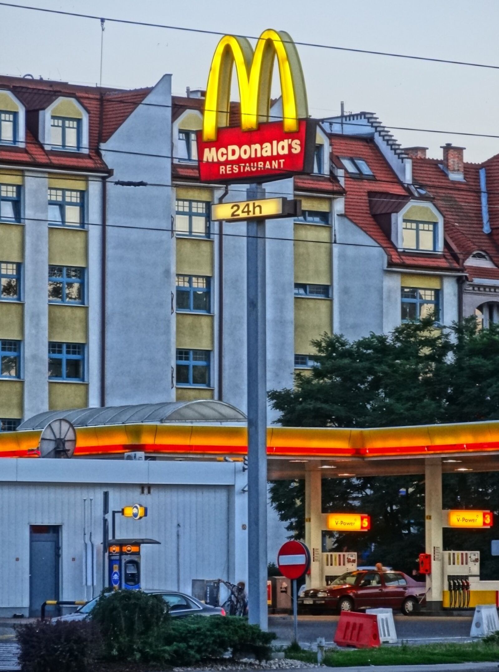Sony Cyber-shot DSC-HX20V sample photo. Mcdonalds, bydgoszcz, restaurant photography