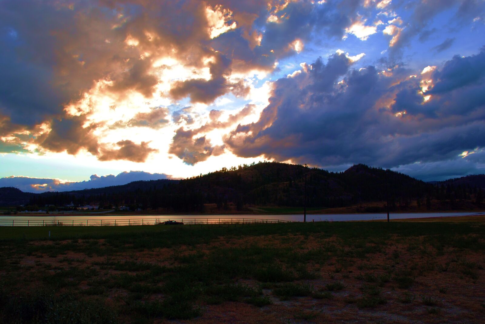 Nikon D3200 sample photo. Sunset, skies, clouds photography