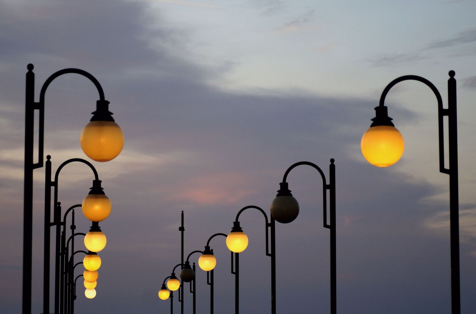 Sony SLT-A58 sample photo. Lanterns, light, evening photography