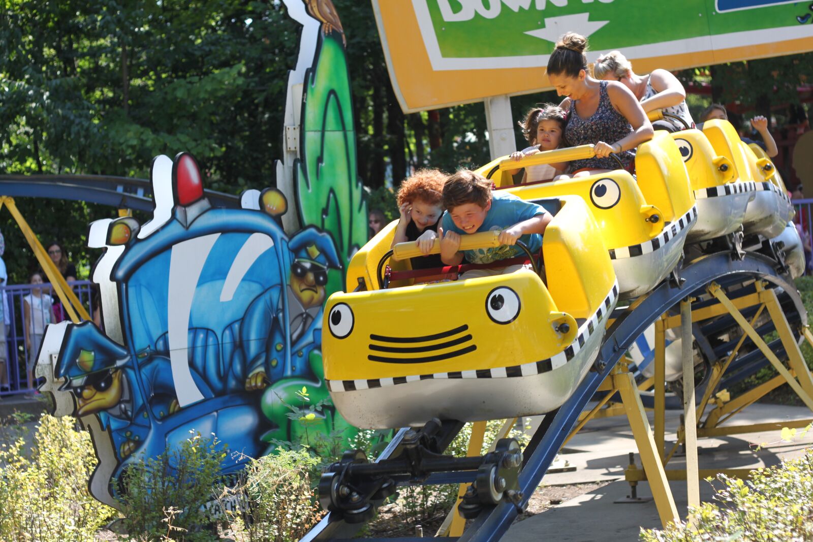 Canon EOS 500D (EOS Rebel T1i / EOS Kiss X3) sample photo. Roller coaster, ride, amusement photography