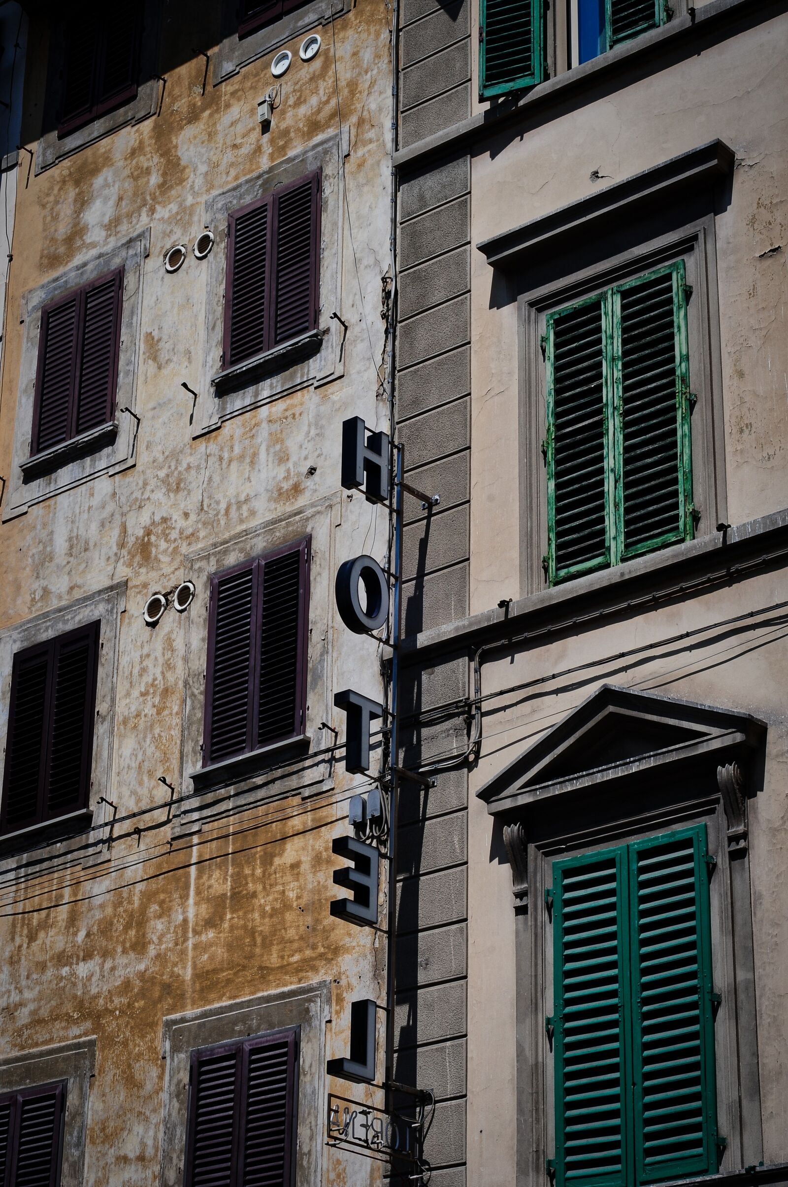 Nikon D300S sample photo. Motel, hotel, dilapidated photography