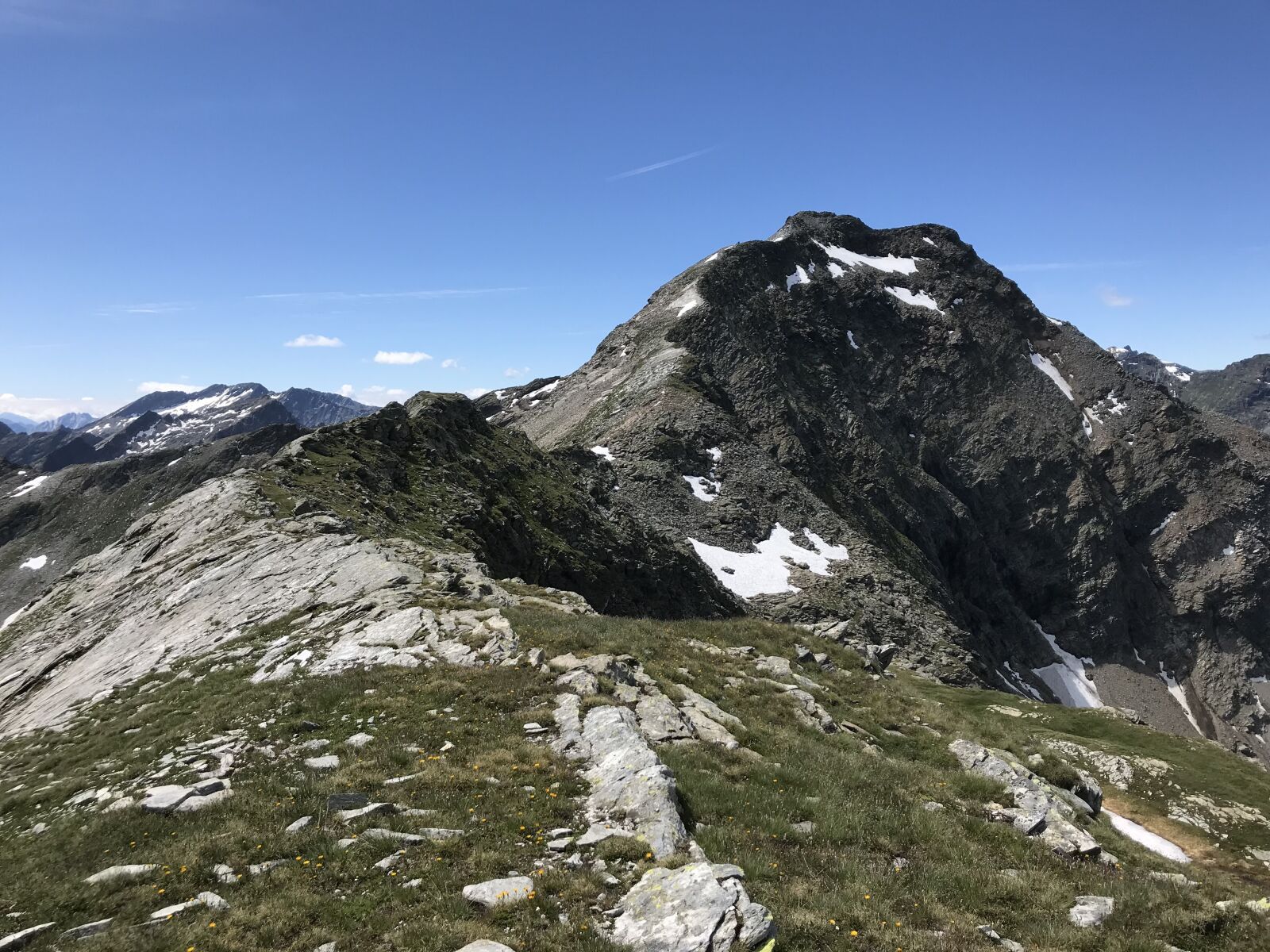 iPhone 7 back camera 3.99mm f/1.8 sample photo. Towards the rodond, alpine photography