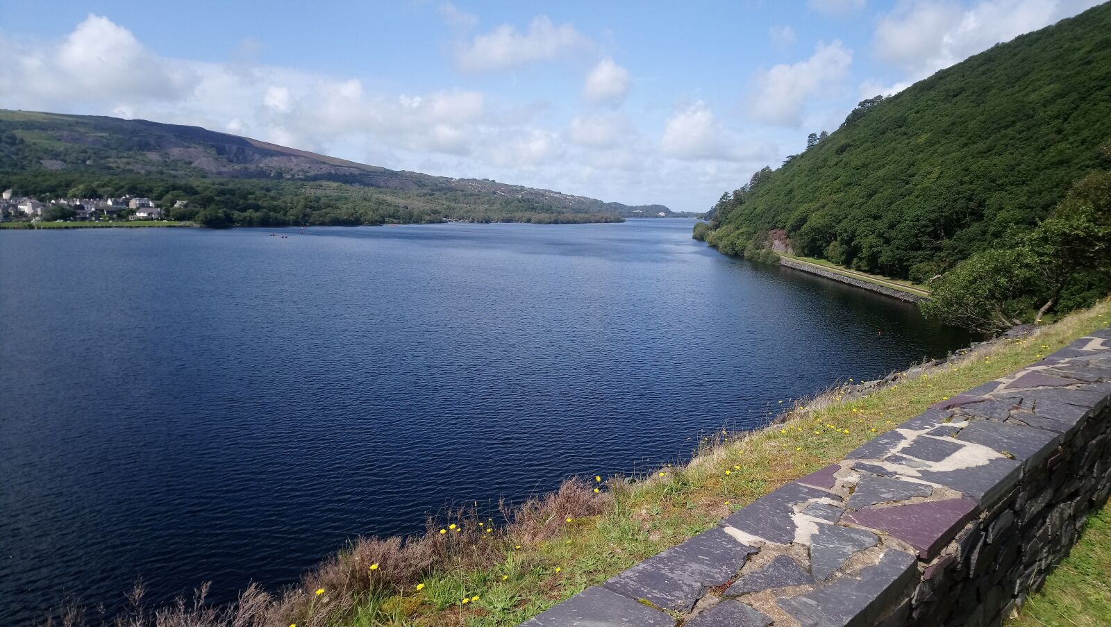 Sony Xperia XA1 Ultra sample photo. Llanberis, lake, mountains photography
