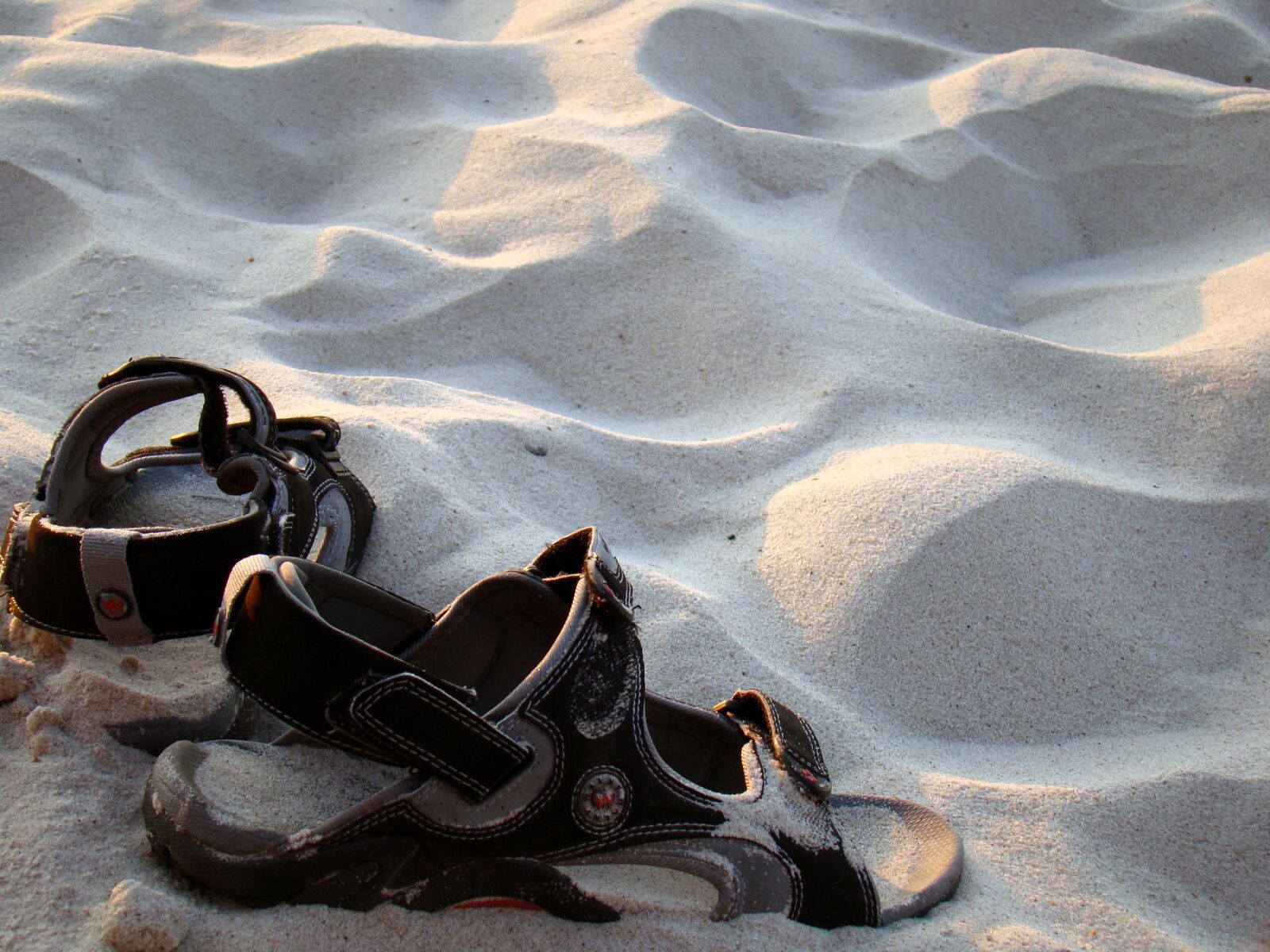 Sony Cyber-shot DSC-H50 sample photo. Sandals, sand, beach photography