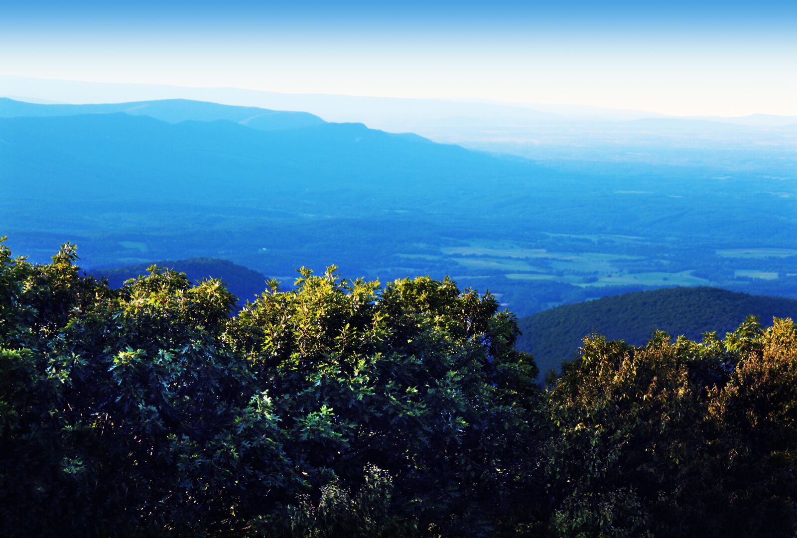 Canon EF-S 18-55mm F3.5-5.6 IS II sample photo. Shenandoah valley, mountain, peak photography