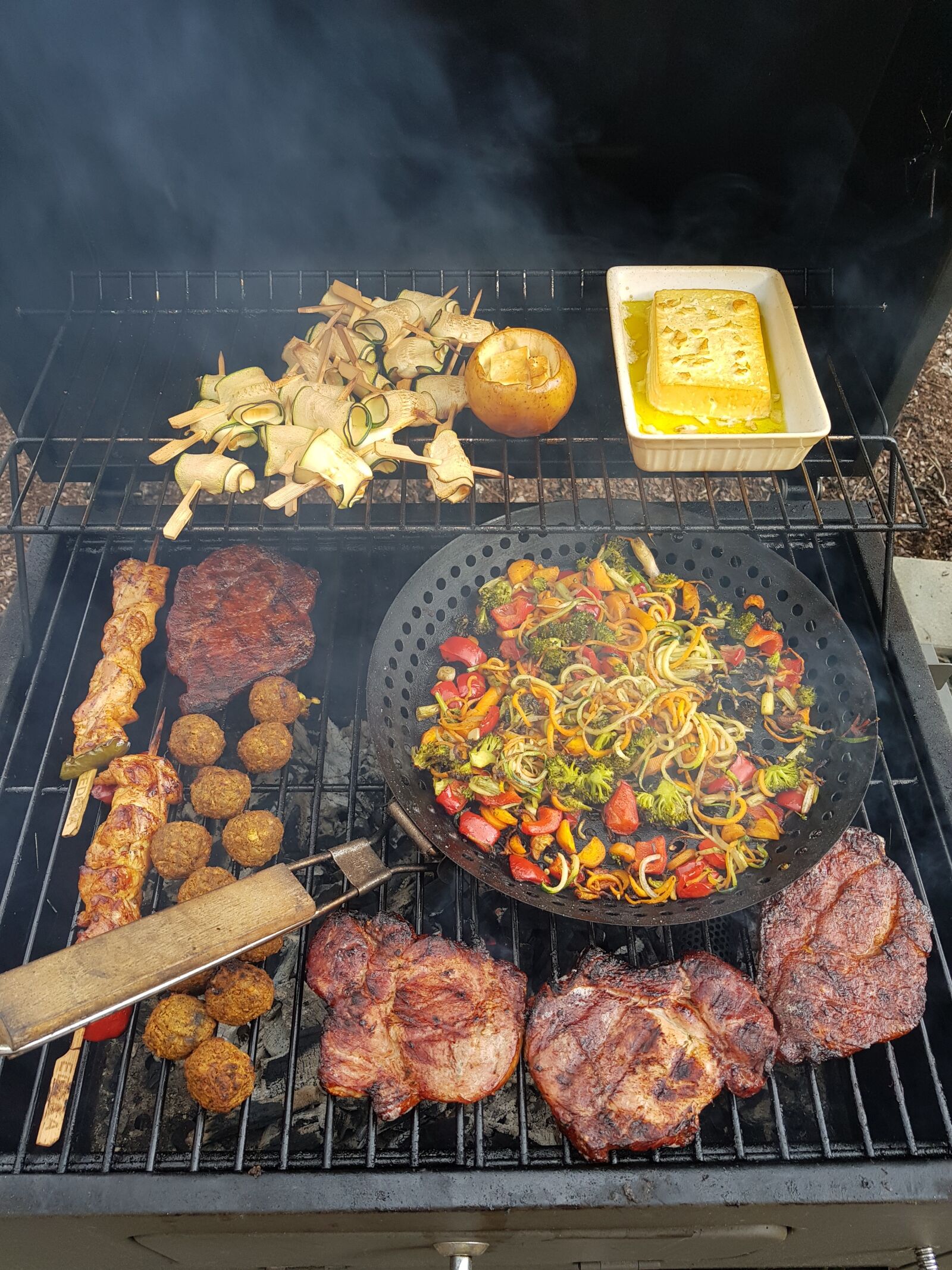 Samsung Galaxy S8 sample photo. Barbecue, meat, grill photography