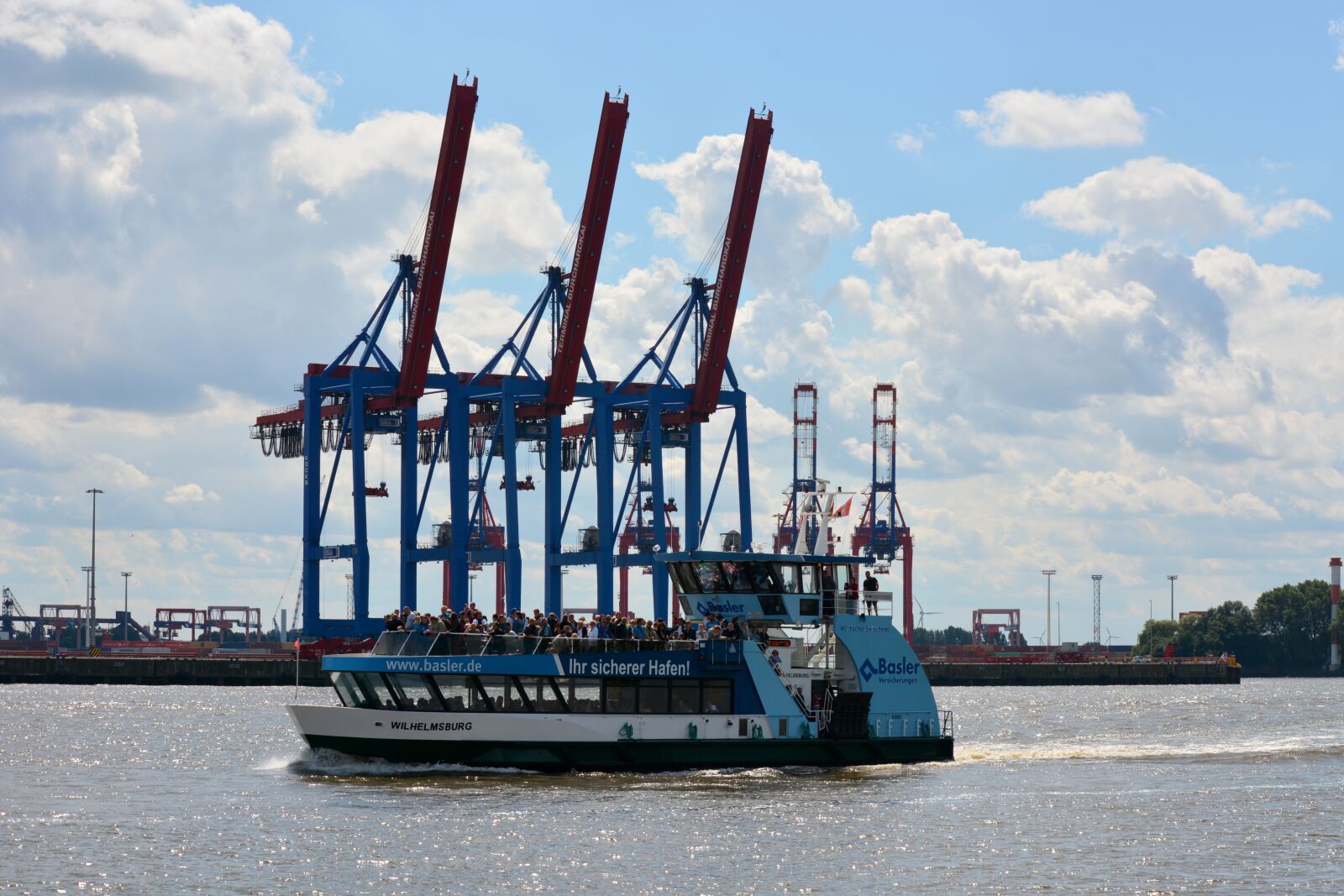 Nikon D7100 sample photo. Technology, shipping, waterbus photography