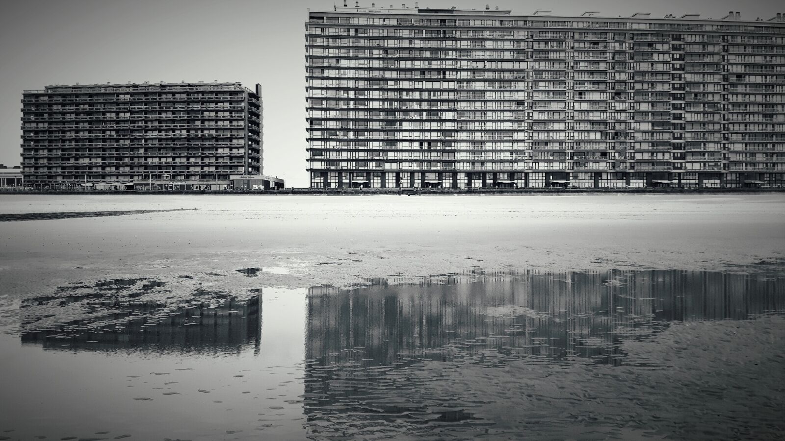 Samsung Galaxy S5 Neo sample photo. Buildings, oostende, beach photography