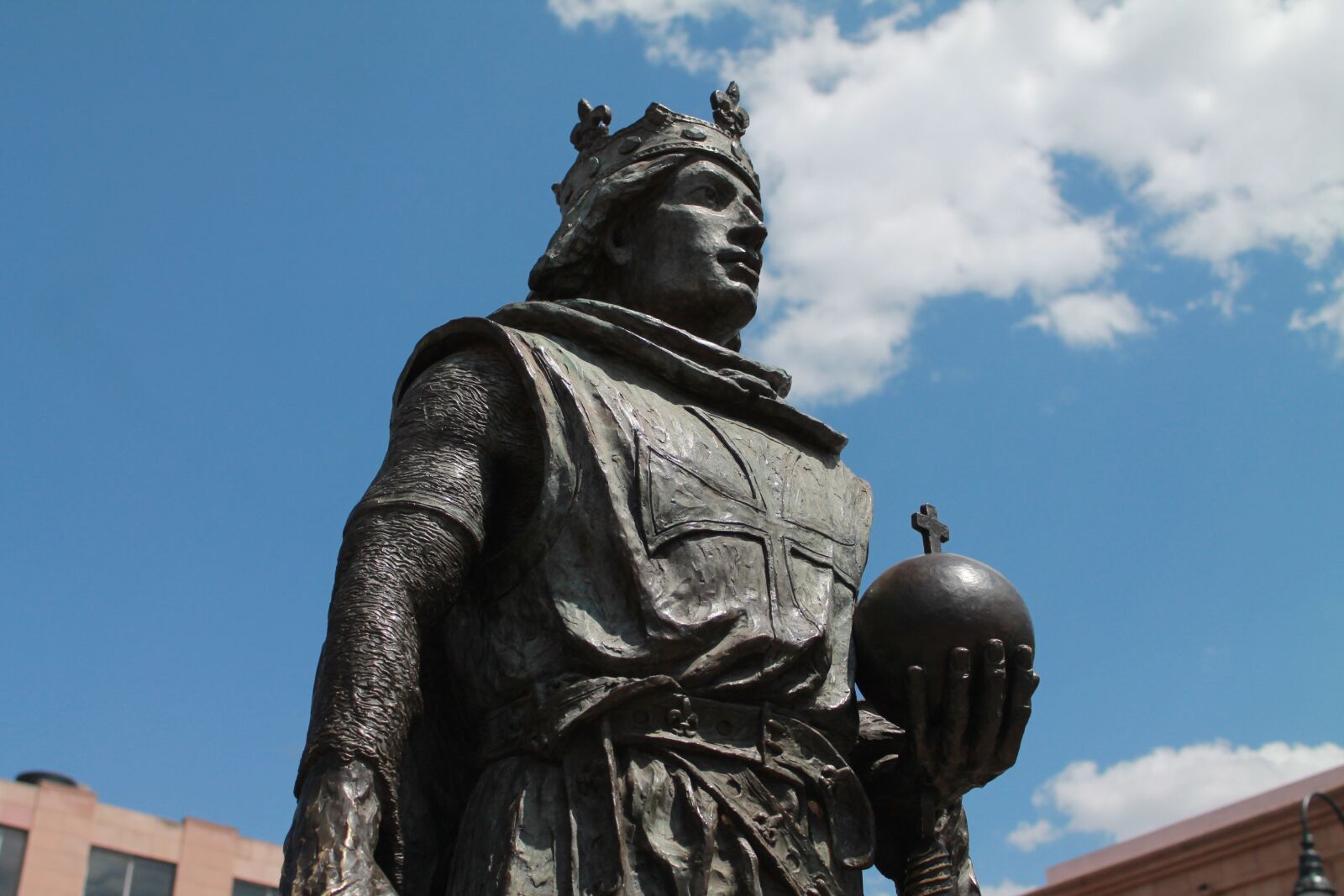 Canon EOS 1100D (EOS Rebel T3 / EOS Kiss X50) sample photo. Statue, downtown, metal photography