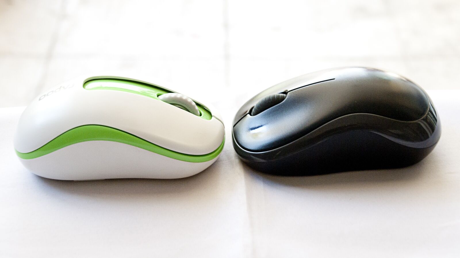 Nikon D60 sample photo. Black, white, mouse photography